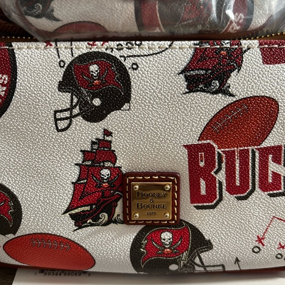 Dooney & Bourke NFL Buccaneers Lexi Crossbody and Coin Wallet Set NWT - Picture 7 of 10